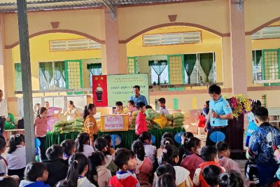 PHÁT ĐỘNG MÔ HÌNH “NẮM GẠO SẺ CHIA” – MỪNG ĐẢNG, MỪNG XUÂN 2025